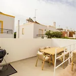 Luxuosa Com Piscina, Garagem E Vista Mar * Tavira
