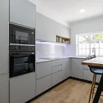 Luxuosa Com Piscina, Garagem E Vista Mar