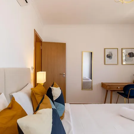 Villa Luxuosa Com Piscina, Garagem E Vista Mar Tavira