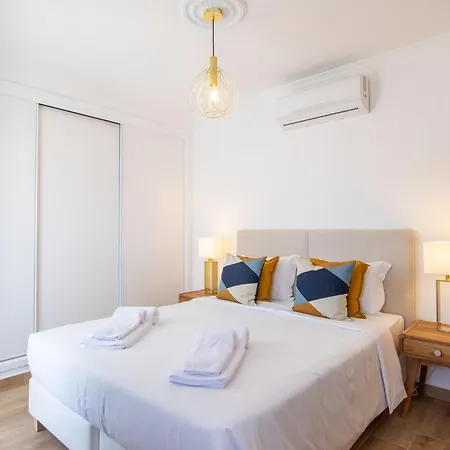 Luxuosa Com Piscina, Garagem E Vista Mar Tavira