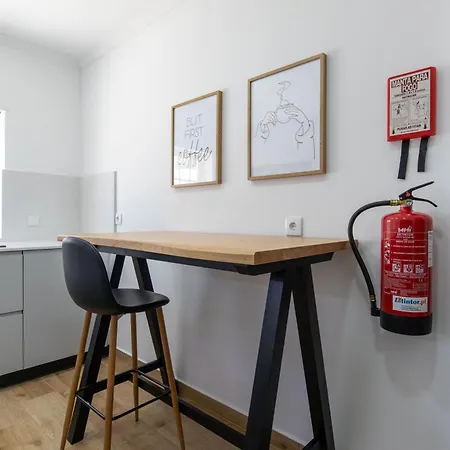 Villa Luxuosa Com Piscina, Garagem E Vista Mar