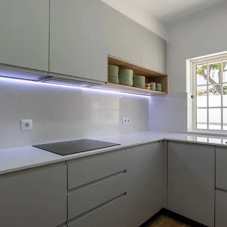 Luxuosa Com Piscina, Garagem E Vista Mar *