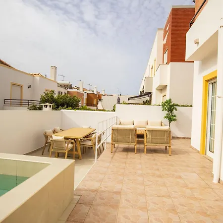 Luxuosa Com Piscina, Garagem E Vista Mar ヴィラ