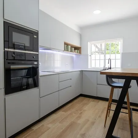 Luxuosa Com Piscina, Garagem E Vista Mar Tavira