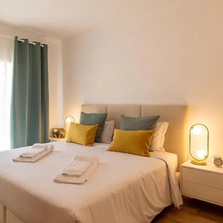 Villa Luxuosa Com Piscina, Garagem E Vista Mar Tavira