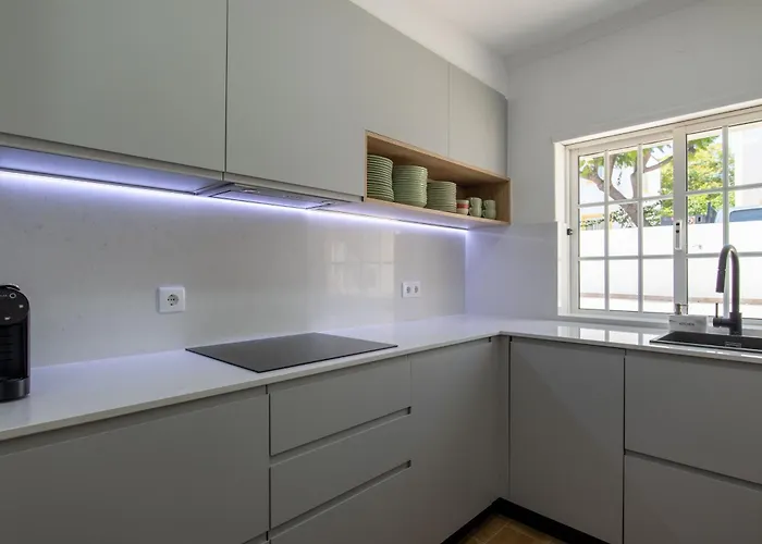 Luxuosa Com Piscina, Garagem E Vista Mar *