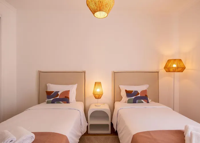 فيلة Luxuosa Com Piscina, Garagem E Vista Mar