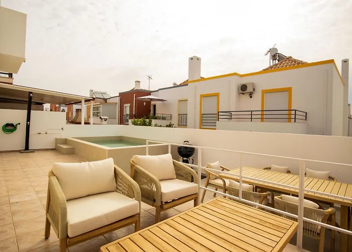 Luxuosa Com Piscina, Garagem E Vista Mar *