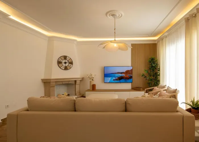 Luxuosa Com Piscina, Garagem E Vista Mar