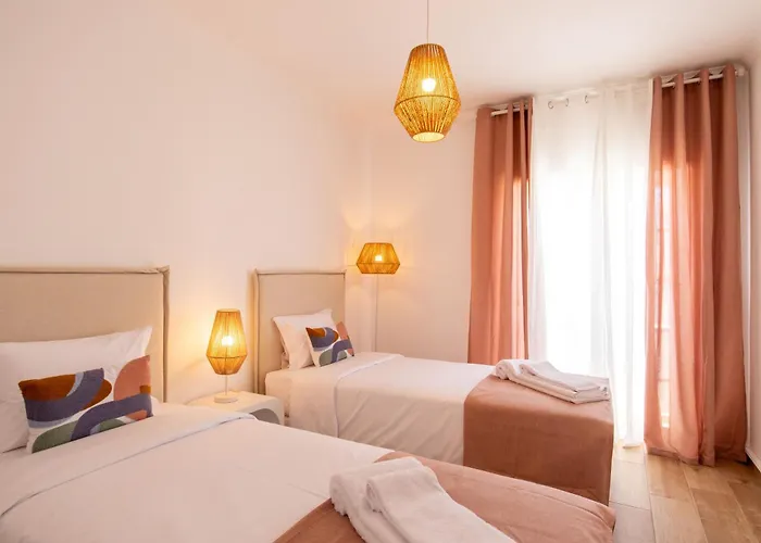 Luxuosa Com Piscina, Garagem E Vista Mar 别墅